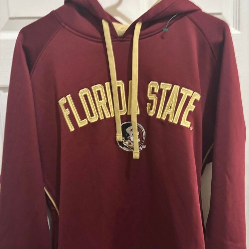 Gildan Men's Burgundy and Red Hoodie